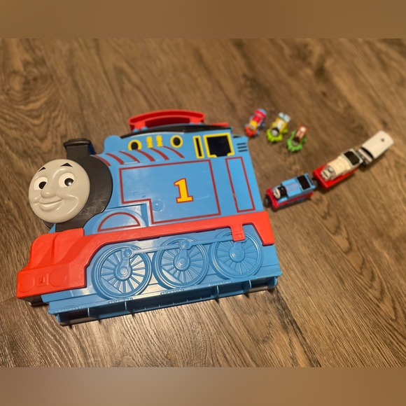 2014 Mattel Thomas the Train Carrying Case & Mixed Train Lot - Picture 1 of 10